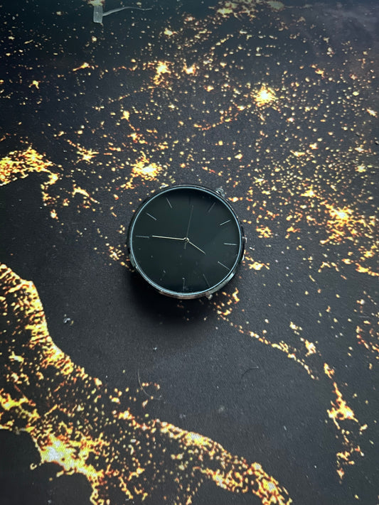 emoto clock 2.0 (black out)